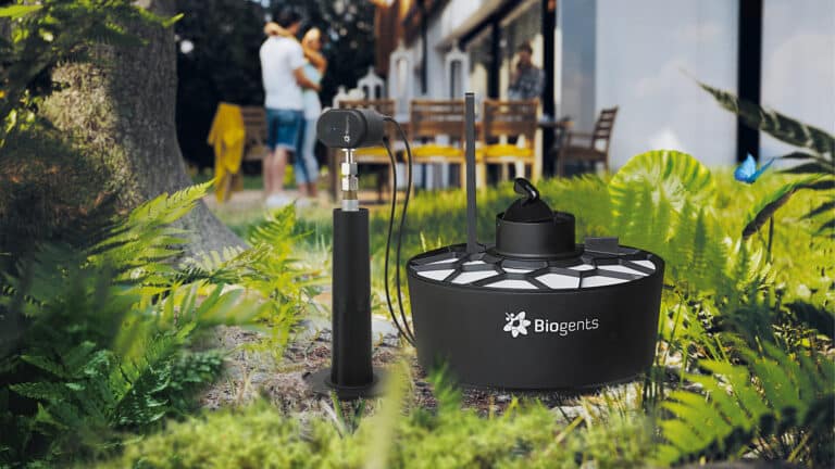 bg_msq_scene_garden_daylight-without-people-AERO-TRAP-with-SodaStram-Bottle (6) (1)